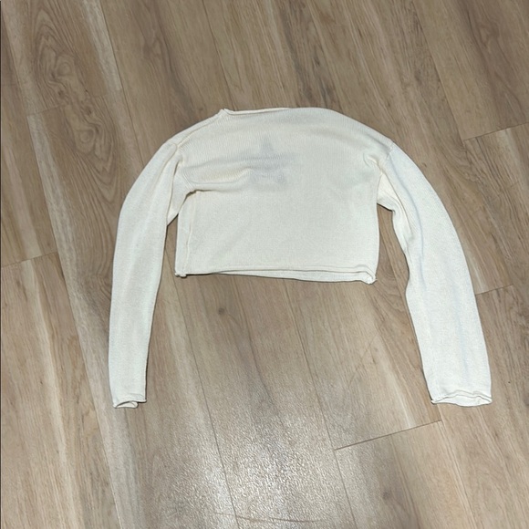 Red Star Cropped Sweater - Picture 2 of 2